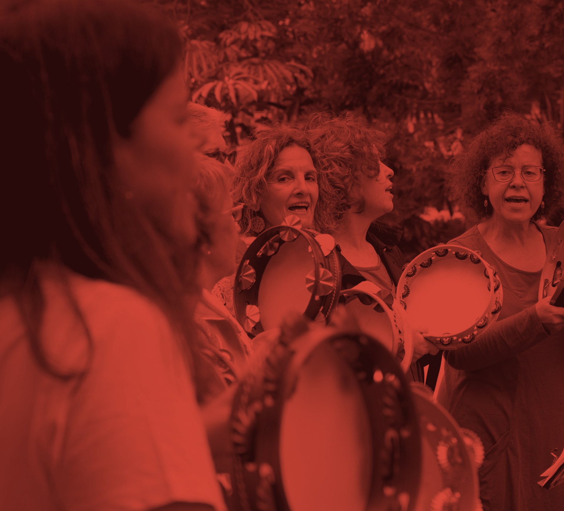 Anem a l'ERA — cantadores amb panderos